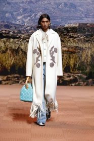 Kovbojové z Paříže / Pánská kolekce Louis Vuitton podle Pharrella Williamse – Selectedmag