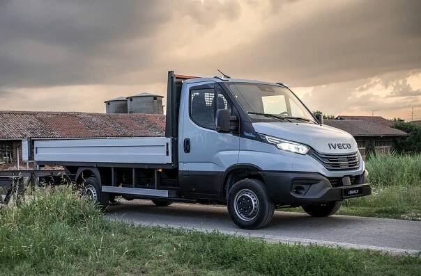 GALERIE: Nová elektrická dodávka Iveco se blíží. S vývojem pomáhá ...