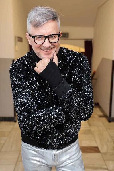Petr Kotvald vypadá čtyři roky po šedesátce pořád mladistvě