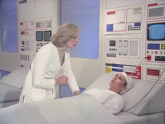 Barbara Bain, Kathryn Leigh Scott - Space: 1999 - Dorzak - Z filmu