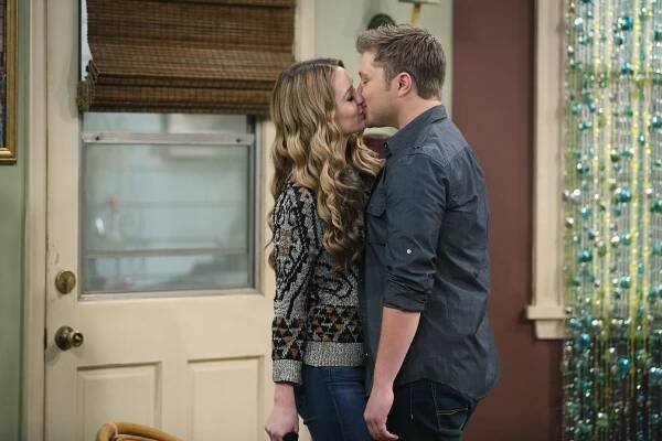 Melissa a Joey - Dobré ráno, Toledo - Z filmu - Greer Grammer, Sterling Knight