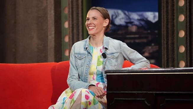 Šárka Krausová se za svobodna jmenovala Vaculíková, nechtěla ale, aby si ji lidé spojovali jen se slavným strýcem, hercem Lukášem Vaculíkem.