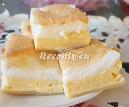 ᐉ Rychlý tvarohový koláč s sněhem - recepty.eu