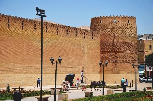 V centre mesta Shiraz nájdete hrad "Arg of Karim Khan"