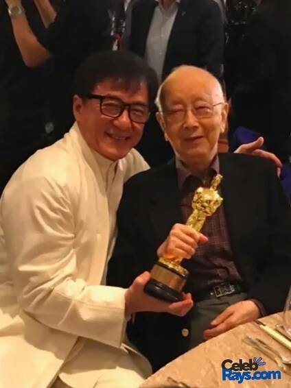 Jackie Chan parents and sibling