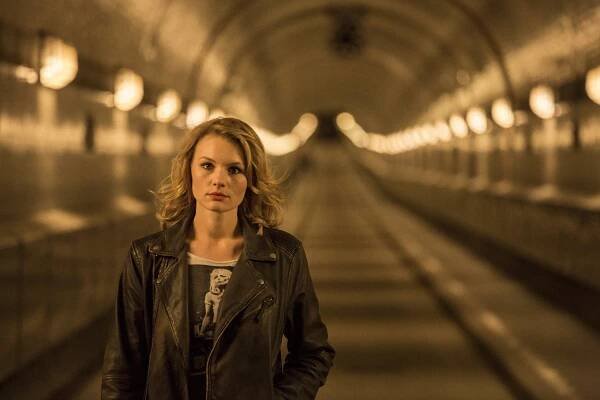 Taxi - Promo - Rosalie Thomass