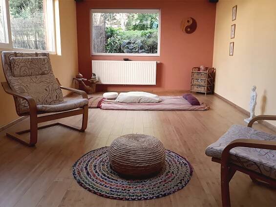 Thérapie individuelle - Thérapie psycho-corporelle par le Shiatsu - Ateliers - Stages - Retraites - Formations - Espace