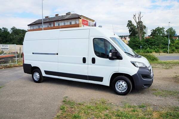 Autopůjčovna dodávek a užitkových vozů, pronájem dodávek Praha | Vansrenting.com