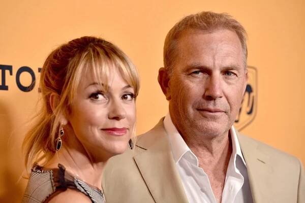 Dokonalý pár: Nejslavnější osobní strážce na světě Kevin Costner ukázal svou překrásnou manželku