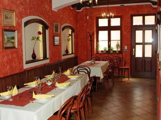 RADNIČNÍ RESTAURACE A PIVOTÉKA KROMĚŘÍŽ, Kromeriz - Menu, Prices & Restaurant Reviews - Tripadvisor