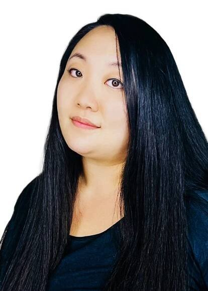 Headshot of Nicole Johnson, 2021 Lash Artist Hall of Fame winner from The Lash Lounge Orange – Village at Orange
