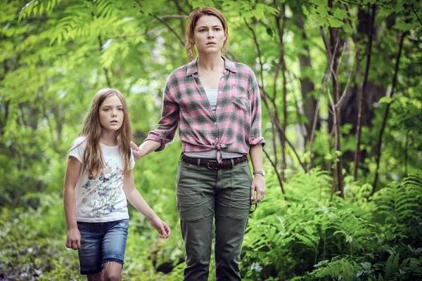 PET SEMATARY, FROM LEFT: JETE LAURENCE, AMY SEIMETZ, 2019. PH: KERRY HAYES/© PARAMOUNT