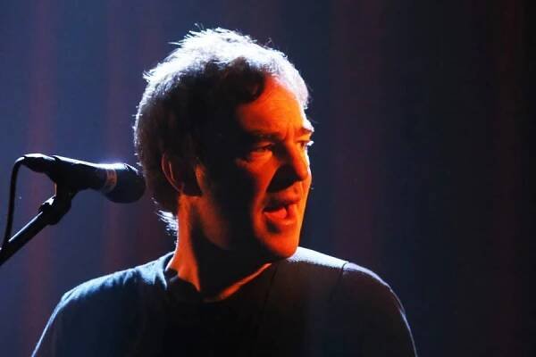FOTOREPORT: Peter Hook na brněnské Flédě oživil New Order i Joy Division
