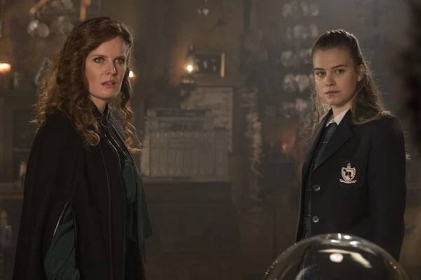 Bylo, nebylo - Secret Garden - Z filmu - Rebecca Mader, Tiera Skovbye