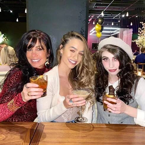 Sommer Ray with her Mother and Sister