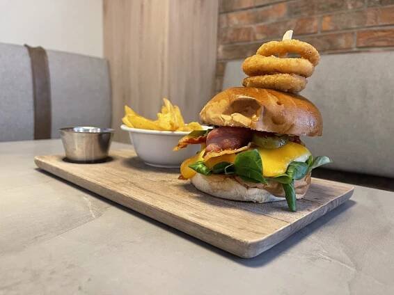 Burger Merkur Pub