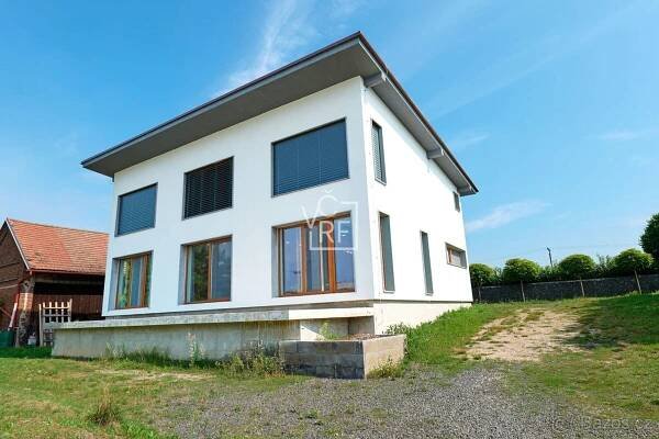 Prodej rodinného domu 5 + kk 214m2 ve Stěžerách