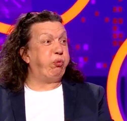 FOTO: Herec Richard Genzer v pořadu Inkognito imitoval zpěvačku Hanu Zagorovou. – stránka 200