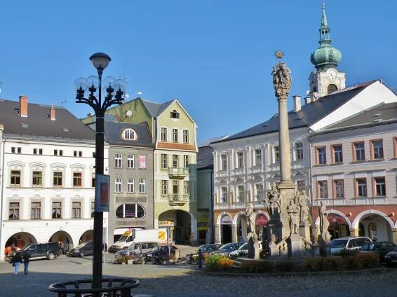 Soubor:Krakonošovo nám 15 2012 (3).JPG – Wikipedie