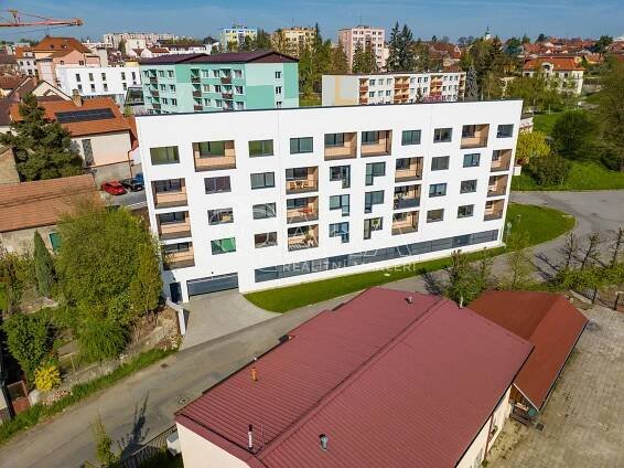 Prodej nového bytu 2+kk, Sedlčany včetně parkovacího stání a kuchyňské linky v hodnotě 249.000,- Kč | Reality.iDNES.cz 