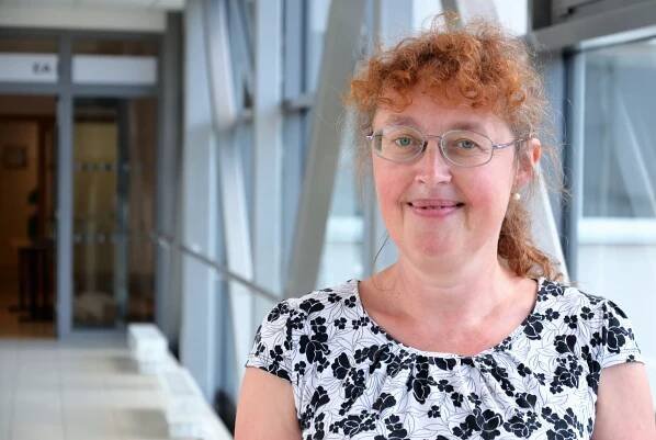Expertka na geoinformační technologie, proděkanka Fakulty ekonomicko-správní Univerzity Pardubice Jitka Komárková, se nově stala profesorkou v oboru Systémové inženýrství a informatika.