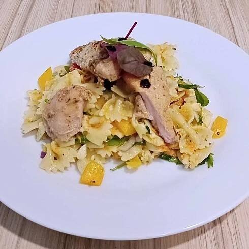 kureci-prirodni-rzek-testovinovy-salat