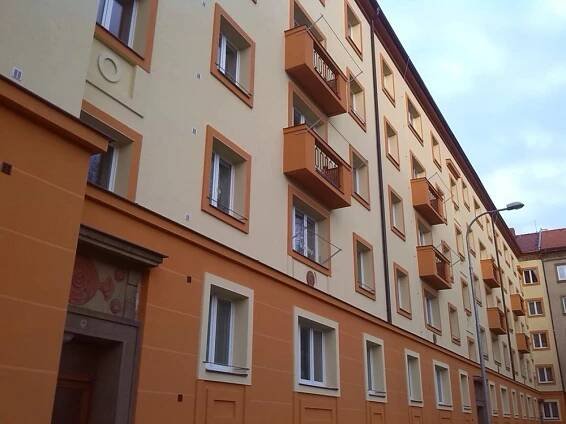 Zateplení a celková rekonstrukce bytového domu v Pardubicích