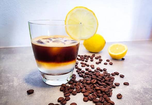 Espresso tonic je skvělým letním osvěžením