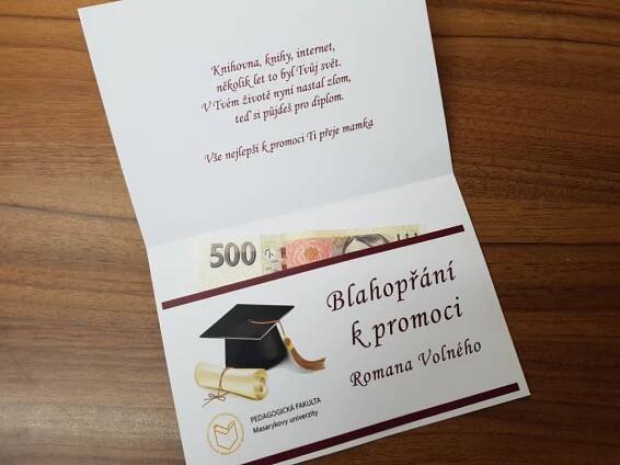 Aranže k promoci a maturitě skladem | Služby pro všechny s.r.o. Alena Pštrosová