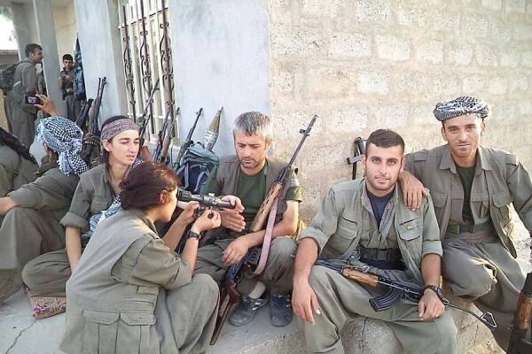 Bojovníci Strany kurdských pracujících (PKK) | iROZHLAS - spolehlivé zprávy