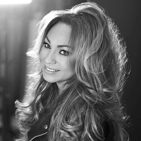 CharlottePerrelli_Profilbild1500x1500