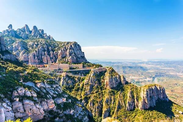 Pohled na klášter Montserrat v Katalánsku