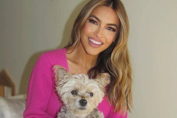 Chrishell Stause Announces Death of Her 'Beloved' Dog Gracie in Emotional Post