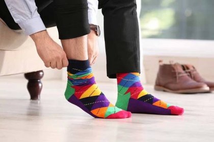 An Exhaustive Guide on Wearing Men's Socks - Neuron Magazine