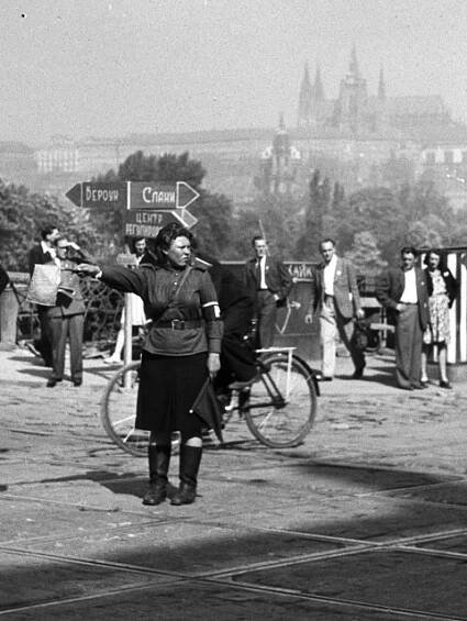 Díky vlasovcům byl počet obětí Pražského povstání nižší, říká historik