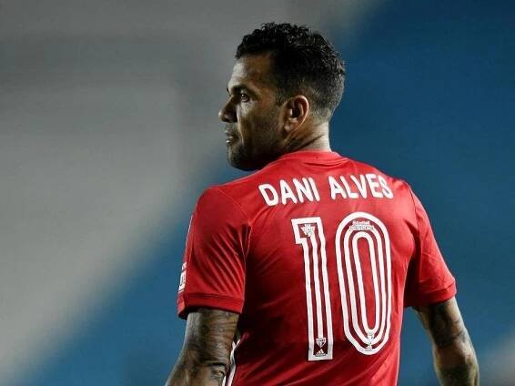 Daniel Alves - Sport.cz