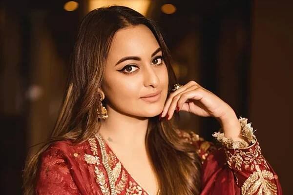 Sonakshi Sinha Biography, Height, Weight, Age, Family, Facts And More