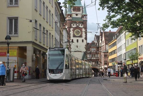 Freiburg – Straßenbahnen und Busse in Krefeld