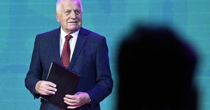 Václav Klaus je zpět. Ladí motor Motoristům