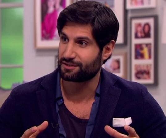 Kayvan Novak Biography - Facts, Childhood, Family Life & Achievements