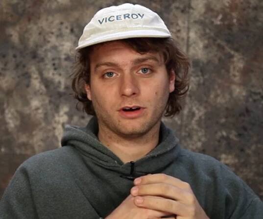 Mac DeMarco Biography - Facts, Childhood, Family Life & Achievements