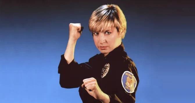 Legenda akčních filmů, jediná bílá žena hongkongských filmů Cynthia Rothrock opět v akci • Filmožrouti.cz