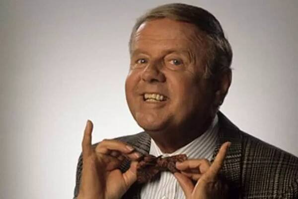 Dick Van Patten, Star of 'Eight is Enough' Dead at 86