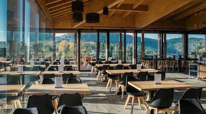 Restaurace horní stanice lanovky na pustevnách