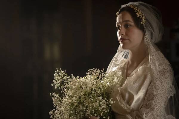Neuvěřitelné příběhy - Sklep - Z filmu - Victoria Pedretti