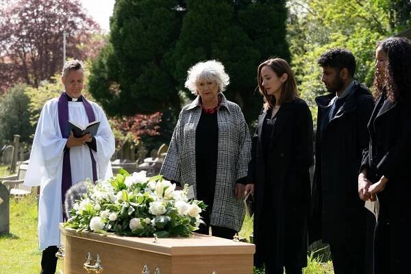 Ten Percent - Episode 2 - Z filmu - Maggie Steed, Lydia Leonard, Prasanna Puwanarajah, Fola Evans-Akingbola