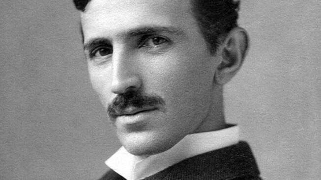 Nikola Tesla: Podivín, celoživotní panic a génius, který změnil svět