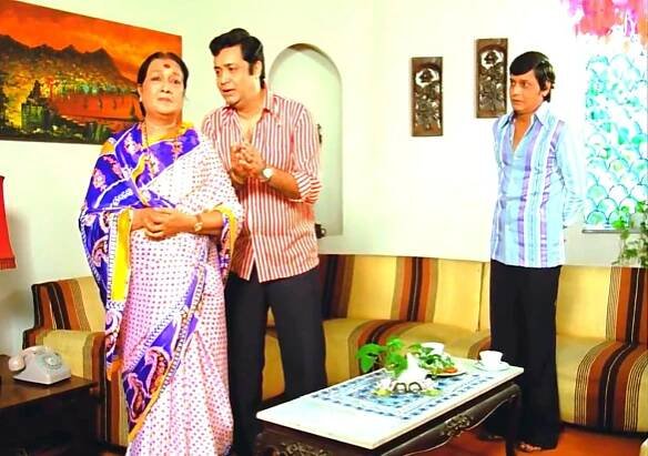 Amol Palekar, Dina Pathak, and Deven Verma in Gol Maal (1979)