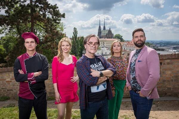 Nový televizní seriál si dělá legraci z veřejnoprávní České televize. Proboha, to nejsem já, stěžuje si režisér