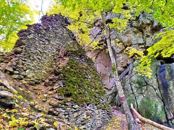 Rabštejn: skalní město se zříceninou – Vyraž na výlet!